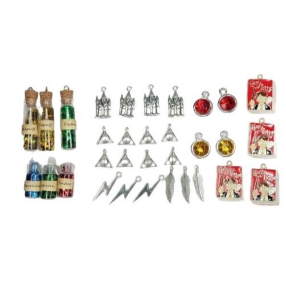 Harry Potter Charms Lot 32 Book House Wish Bottle Castle Deathly Hallow Bolt - Picture 1 of 5